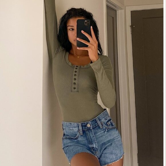 Lulu's Simply the Best Olive Green Long Sleeve Button-Front Bodysuit Size M - Picture 1 of 8